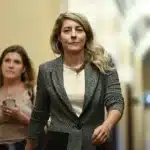 وزيرة الخارجية جولي